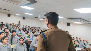 MBBS की Allen Caoching में Dsp की क्लास। शहर में गाँव की लड़कियाँ लड़के क्यों बर्बाद होते हैं।