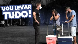 COMPREI TODA A MERCADORIA DESTE CASAL EM DINHEIRO E ELES CHORARAM DE EMOÇÃO