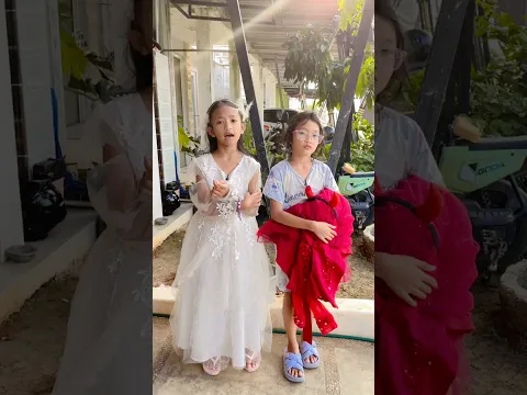 Anak merah pake baju nya andara