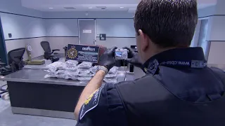 Customs Discovers Suitcase Full of Marijuana | Border Security: Canada's Front Line