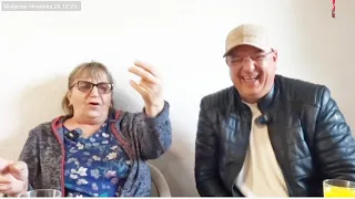 živa istina. Snaha ujutro stavi onaj ku...ć u usta,pa sat dolazi sebi.Samo zna noge dizat!