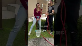 EXPLICANDO A JU COMO É DIFÍCIL FAZER XIXI