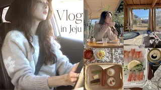 혼자 제주 1박 2일 여행 vlog. 제주도에서 혼자 시간 보내기 좋은 곳ㅣ제주 숙소ㅣ와인바 맛집ㅣ요가 클래스ㅣ제주도 카페ㅣ독립서점 북카페ㅣ딱새우회ㅣ일상브이로그ㅣ여행브이로그