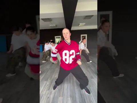 Just having fun on class, redancing some old choreos 😉💃🏻: @dxncrx 👯: THE ONES #dancers  #hiphopdance
