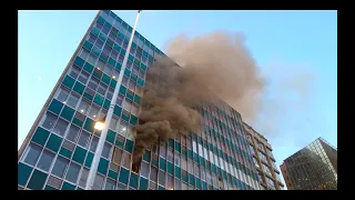 Incendio afecta edificio en pleno Paseo Ahumada, Santiago||