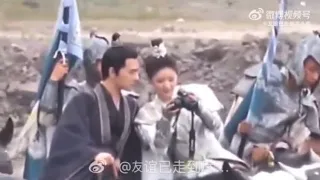 Lusi took pictures for YangYang || Who Rules The World behind the scene (fancam)