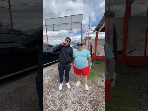 MI MAMÁ ME REGALO UN CARRO