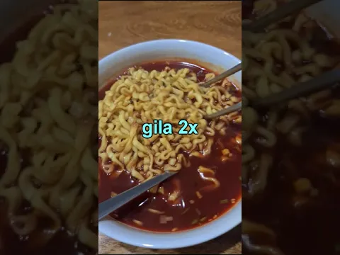 Kalau aku ketemu pasir, AKU MAKAN SAMYANG PEDAS #shorts