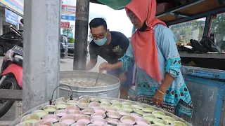 ORANG YG MENINGGAL BELI KUENYA DISINI, TERNYATA PAKE REBUSAN AIR DAUN PANDAN !