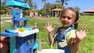 Nastya and Friends - Playhouse Adventure + More Stories with Nastya!