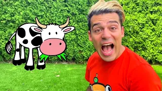 Jason dan Alex berpura-pura memainkan tantangan dan pelajari cara hewan makan buah dan sayuran