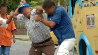 Vecinos hacen hasta lo imposible por parar la obra ! 👎🏿 sana convivencia ?
