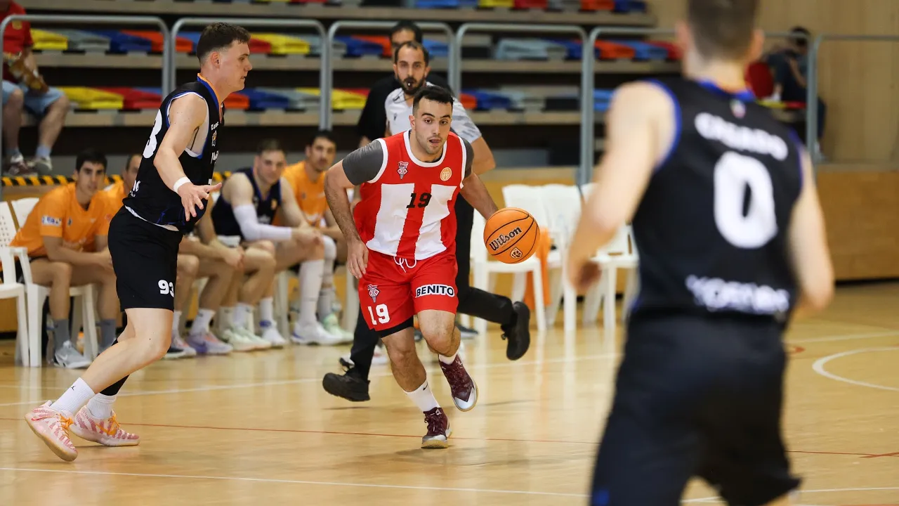 El CB Vic s’assegura la segona posició de la fase regular després de remuntar davant La Muela