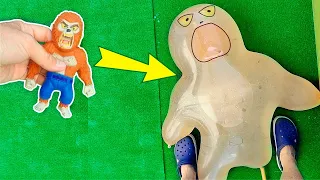 ¿QUE PASARIA AL PONER 100 LITROS DE AGUA EN ESTE GORILA? ¡Inunde todo el patio!