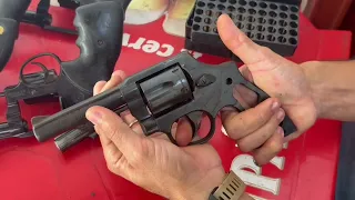 sabe como manusear corretamente um revólver  *Taurus 82S ou 85S*?