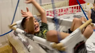 evde tavana salıncak astık selim ve semih sallandı cok eglenceliydi