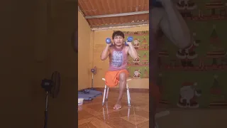 Día 2 Seguimos fortaleciendo los brazos y la pierna poco a poco.