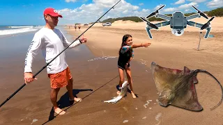 PESCANDO con un DRON en la costa Argentina.