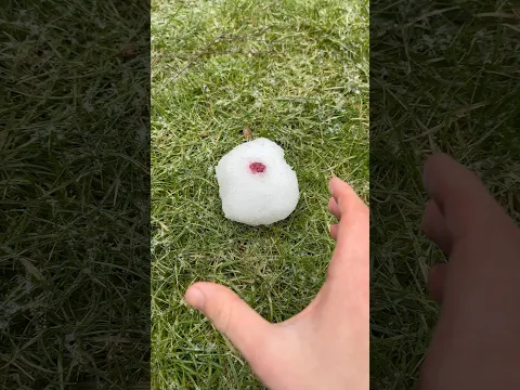 Комок снега