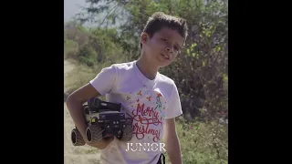 Ángel  con un carro de jugut3 remolca a un gran v3hículo 😱