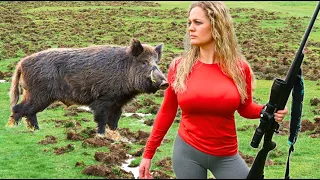 WILD HOG HUNTING QUEEN Takes Down a MONSTER Boar