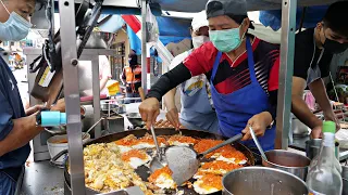 Street food at Maeklong Railway Market!!!Grilled fish, omelet, coconut cutting!!!