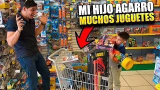 LE COMPRO TODO EN 1 MINUTO A MI HIJO EN UNA JUGUETERÍA || JUANITO MARTINEZ