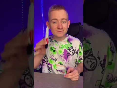 Измазал все лицо 🥲