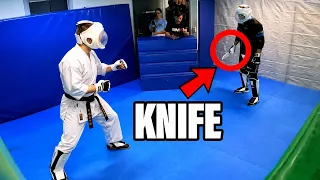 6 Fighters Locked with a Knife Attacker