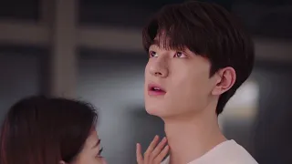 By touching and flirting with his larynx, Senior Girlfriend made him unable to control himself 🌂