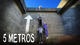 ATRAPADOS DENTRO DE UN CUBO