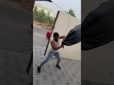 اذكى حرامي واغبى ولد 🤣🤣 #اكسبلور #المراه #دويتو #المراره #funny #العريفي #ضحك #كوميديات #comedy