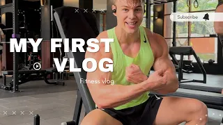 My first ever vlog! Quick bicep workout and outdoor hike!