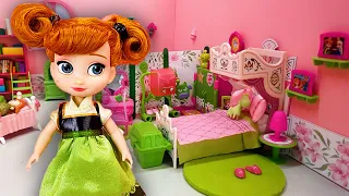 "🛠️✨ ¡Construyo una nueva habitación para mi muñeca Anna de Frozen! ❄️👑