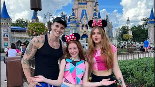 Primeira vez da Aninha na Disney 😂