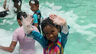 Raisha & Nafisa Berenang Part 2