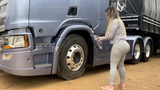 Arrumando tudo para a viagem 🚚 será muitos dias longe para reparar o prejuízo