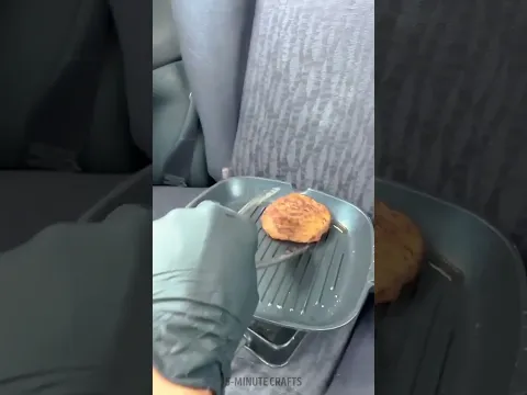 How to make a mouth-watering and delicious burger in the car! 🍔