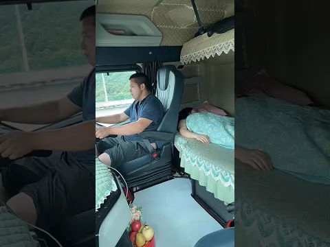 A Japanese couple drives a truck for 24 hours non-stop #shortvideo