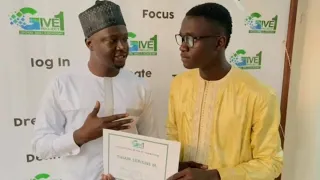 Thione NIANG avec son disciple Le Jeune Leader Optimiste (LJLO)