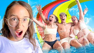 24 HORAS en un PARQUE ACUÁTICO! *nos quedamos atrapados*