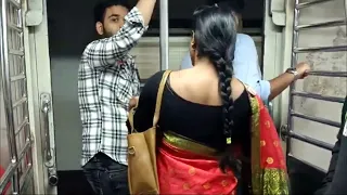 रात को ट्रेन में टॉयलेट जा रही महिला के साथ हुआ ऐसा, वीडियो में देखे | The Train Fact #trains