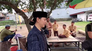 Ada Cewek Sholat Jumat ‼️