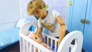 Dad and Baby doll - Morning routine at Barbie dollhouse