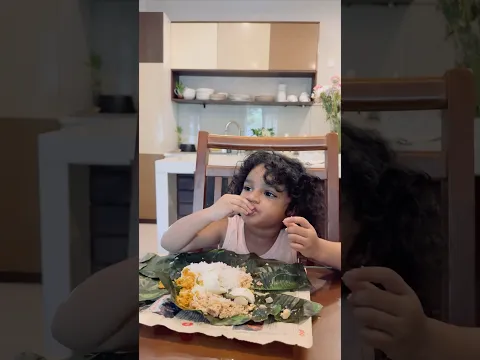 දිනක්ෂී ගෙ බත් මුල 😂 🤩 | Dinakshie cooks for the family 😱🤩