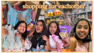 WHO KNOWS WHOM BETTER | ft @Gopali  and Mom 😱❤️