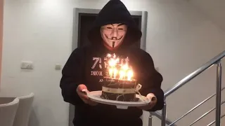 Arkadaşının Doğum Günü Partisine Gitmek İçin Hazırlanıyor SÜRPRİZ DOĞUM GÜNÜ PARTİSİ !Hello Neighbor