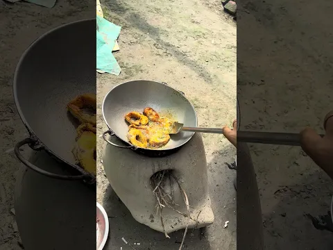 Village Cooking: Fresh Fish Fry on a Traditional Clay Stove 🍥