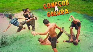 LUTAMOS MUITO NESSA GUERR4 * Muita p4ncada na lama contra a gangue *