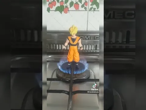 usando la transformacion con goku